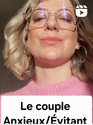 Attachement anxieux et évitant en couple — vidéo Lara Sassi